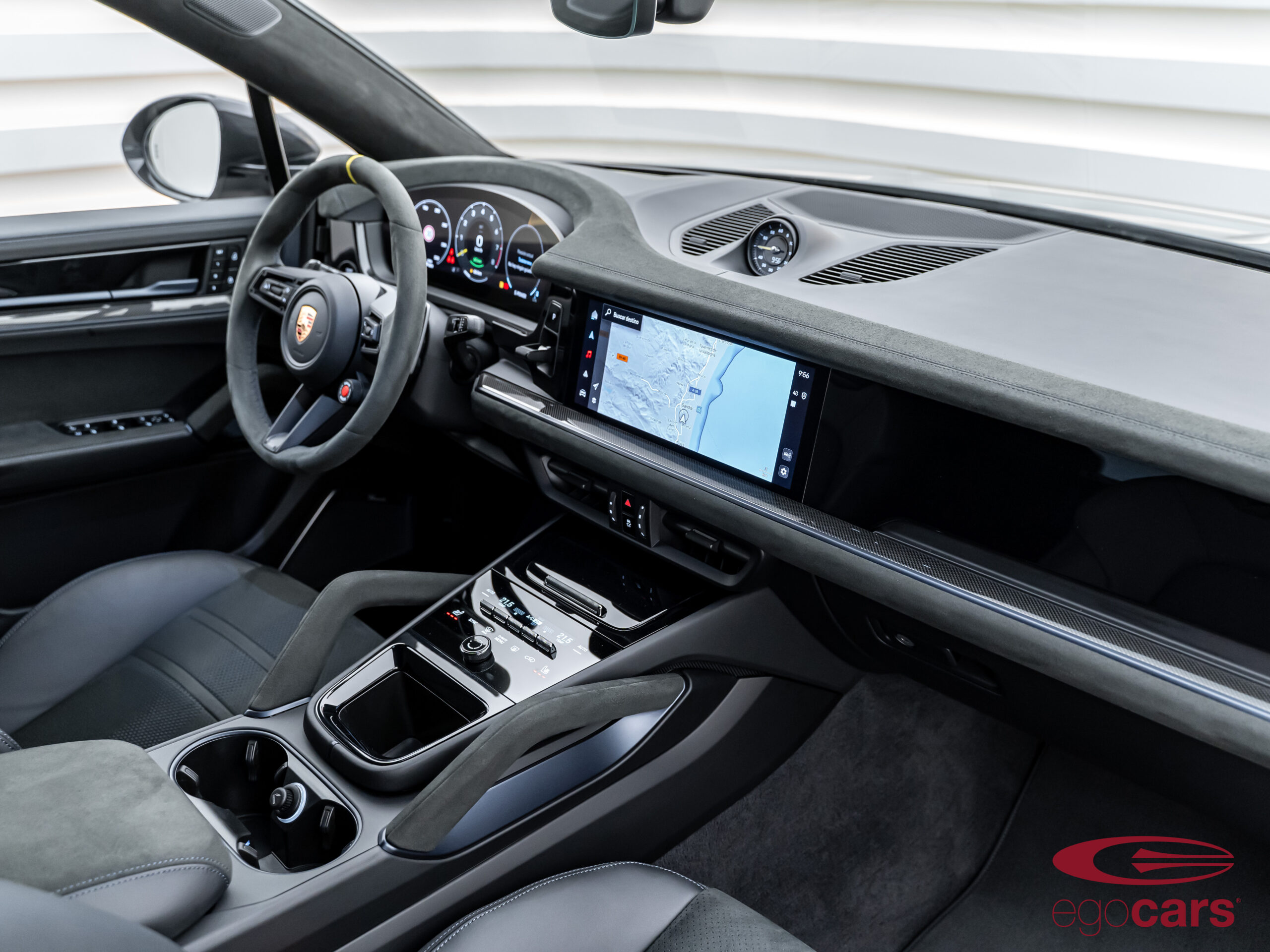 CAYENNE COUPE TURBO E-HYBRID CRAYON GREY 0635 EGOCARS_13