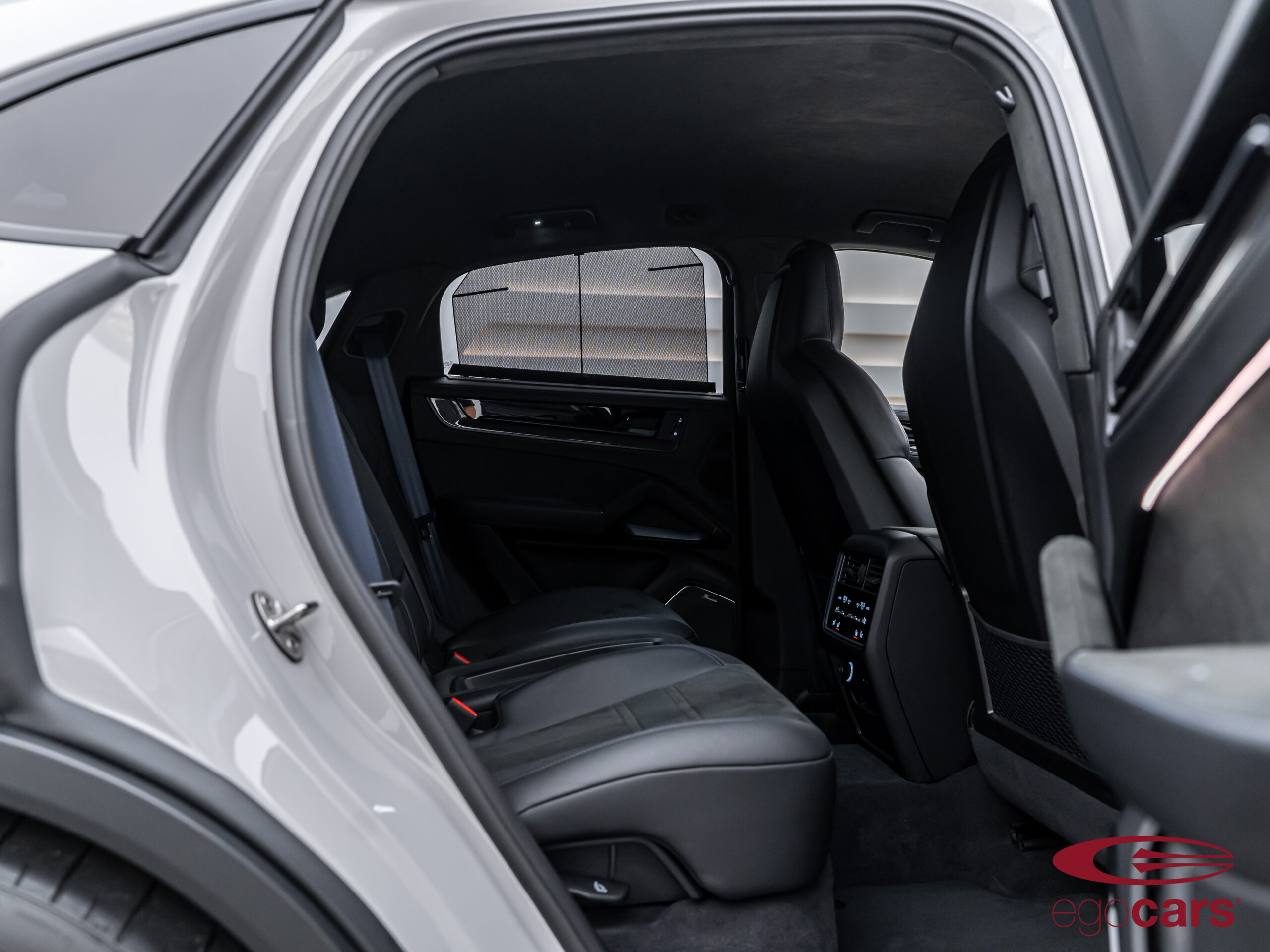 CAYENNE COUPE TURBO E-HYBRID CRAYON GREY 0635 EGOCARS_16