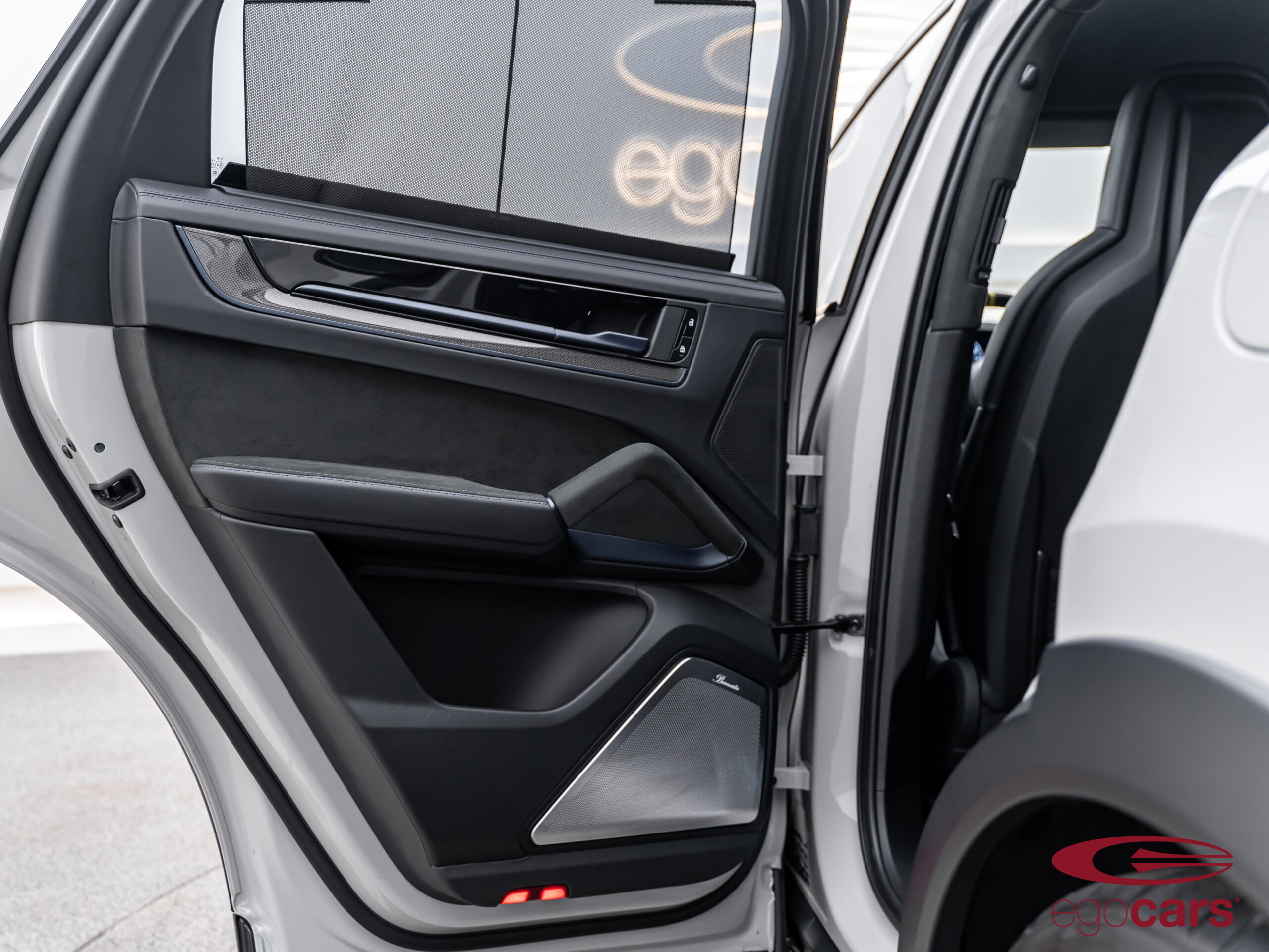 CAYENNE COUPE TURBO E-HYBRID CRAYON GREY 0635 EGOCARS_20