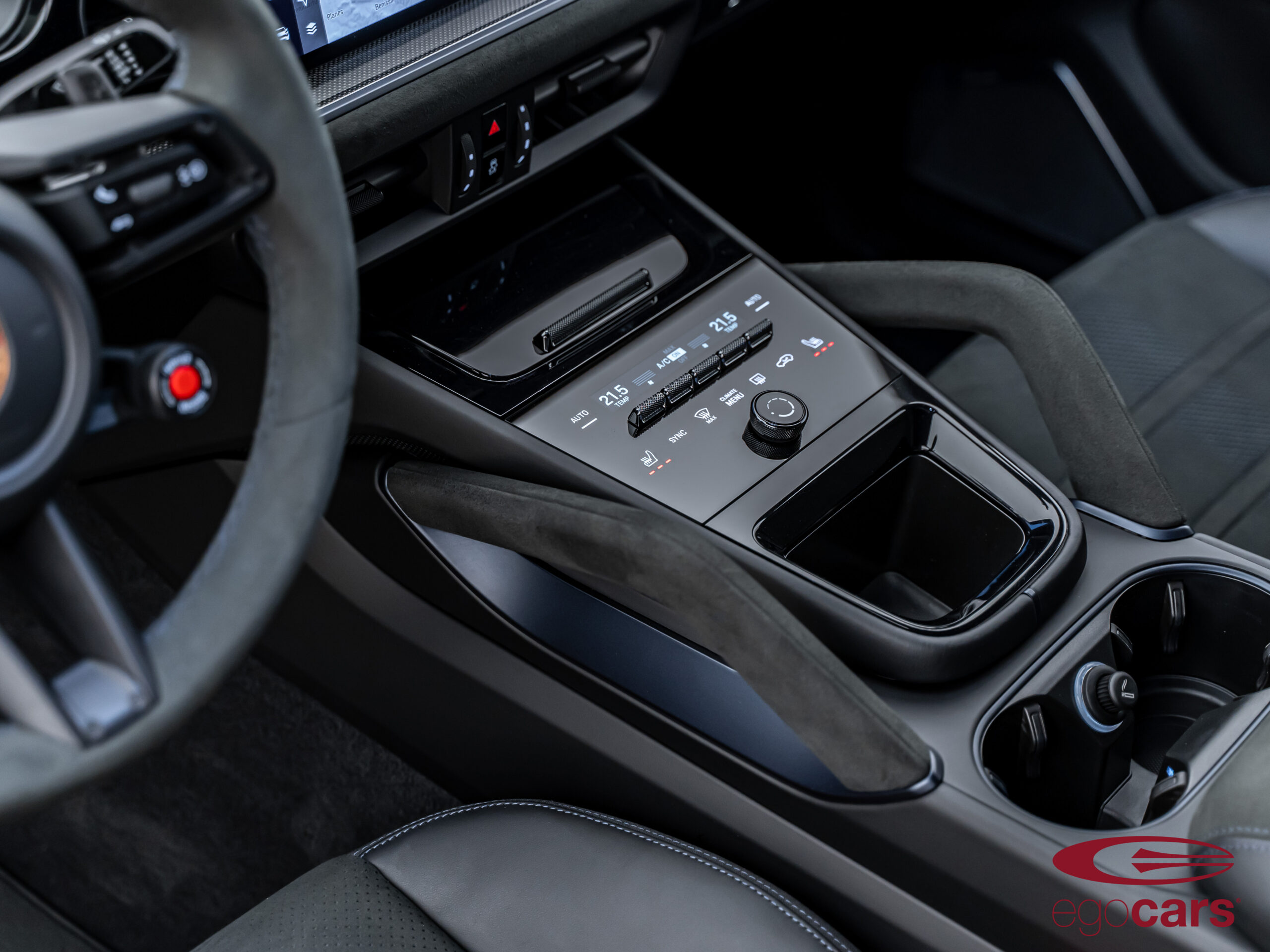 CAYENNE COUPE TURBO E-HYBRID CRAYON GREY 0635 EGOCARS_25