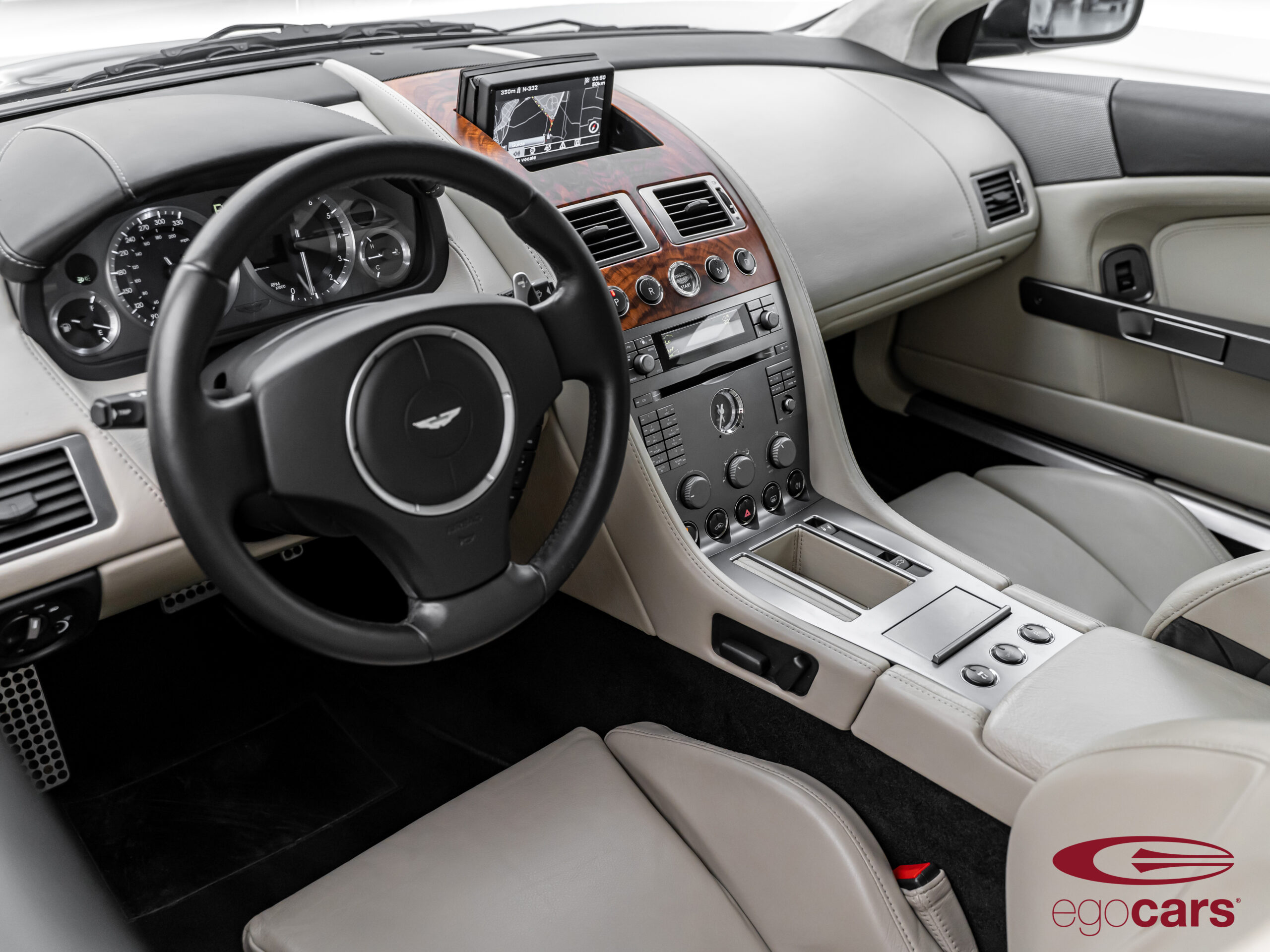 DB9 OBSIDIAN BLACK 1497 EGCOARS_18