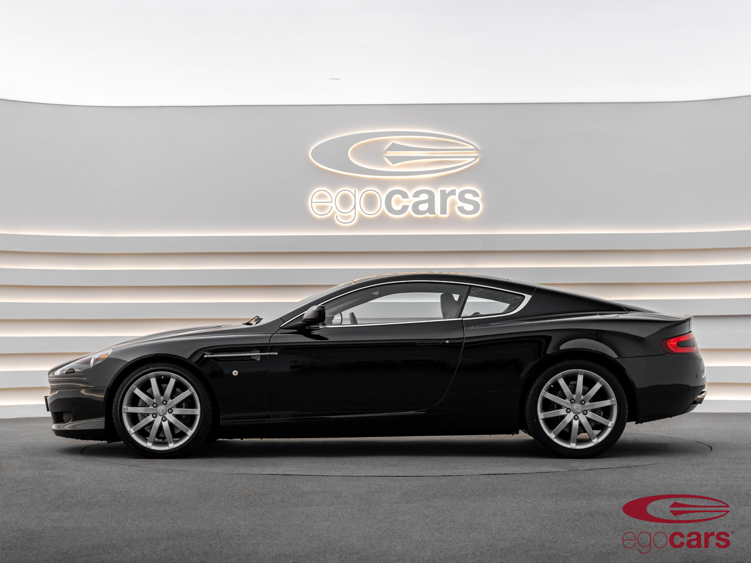 DB9 OBSIDIAN BLACK 1497 EGCOARS_4