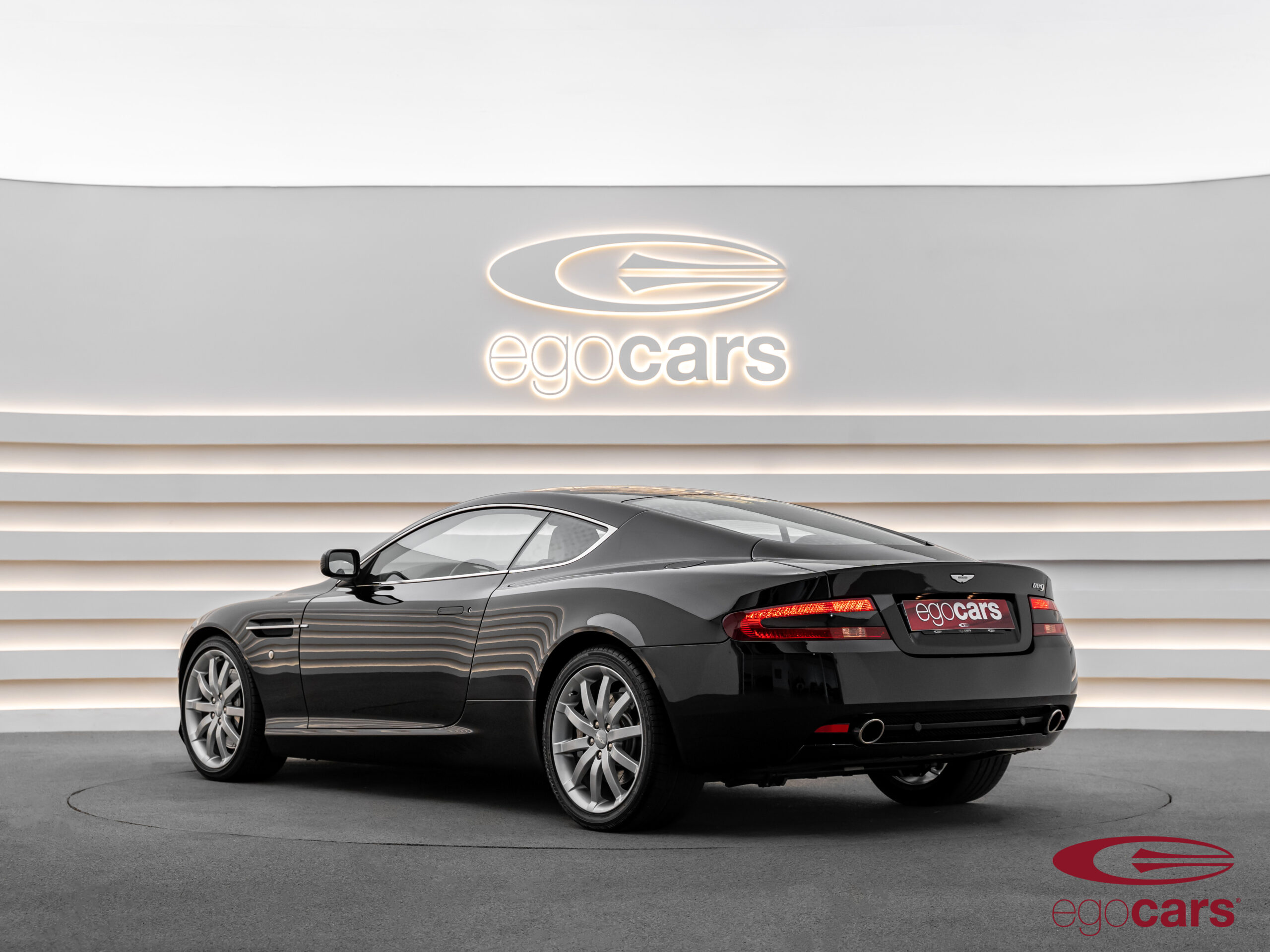 DB9 OBSIDIAN BLACK 1497 EGCOARS_5