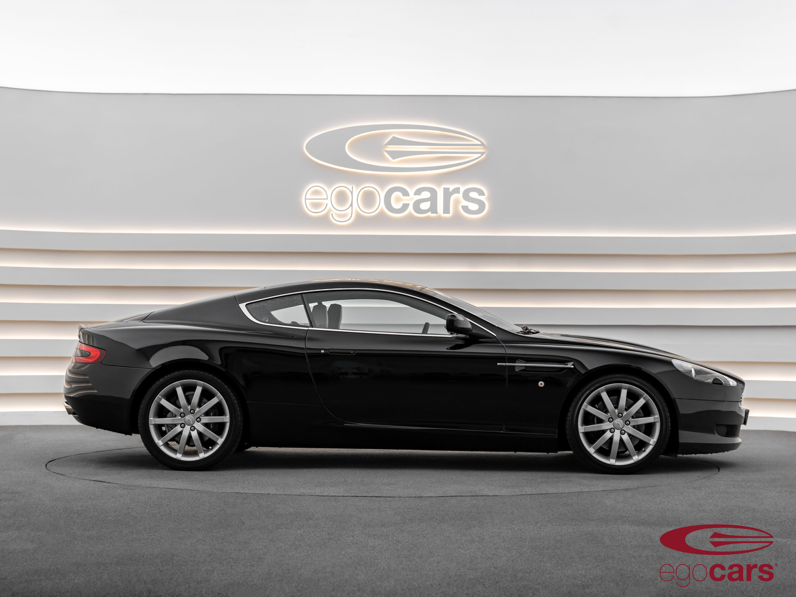 DB9 OBSIDIAN BLACK 1497 EGCOARS_8